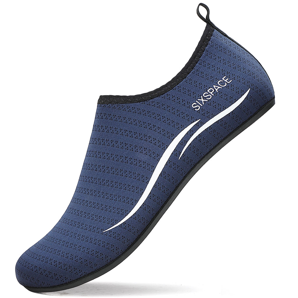 Men's swim shoes with wave pattern